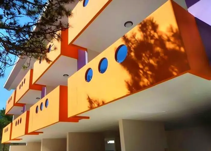 Апартаменти Comfortable Flat With Pool In A Excellent Location